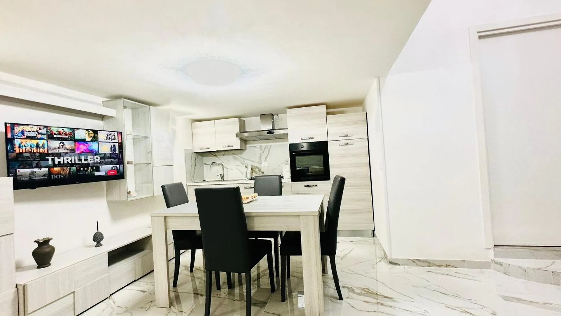 Alema Villa Naples 0*,  Italy